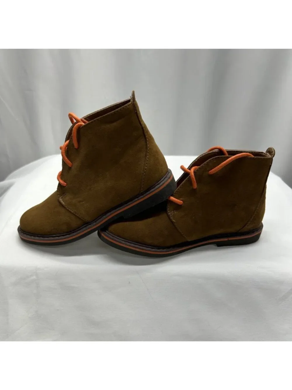 Cole Haan Lil Carlton Tan Suede Chukka Boots With Orange Laces Size 9 Youth